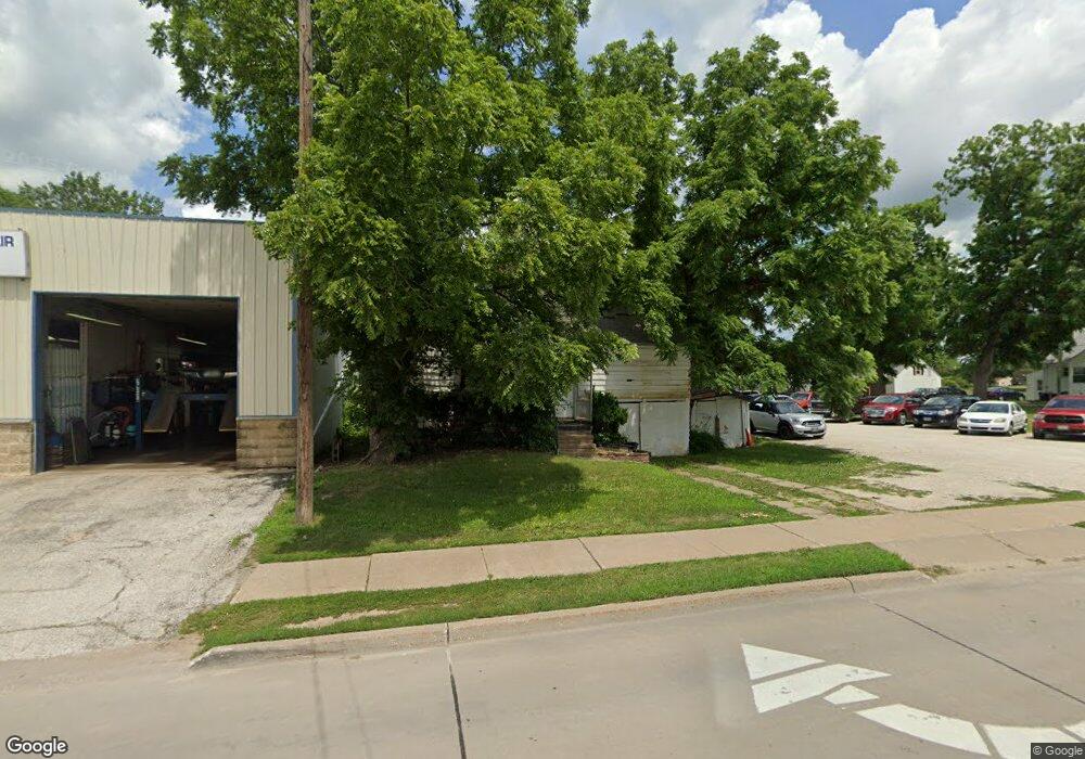 3822 W Locust St, Davenport, IA 52804 - photo 1