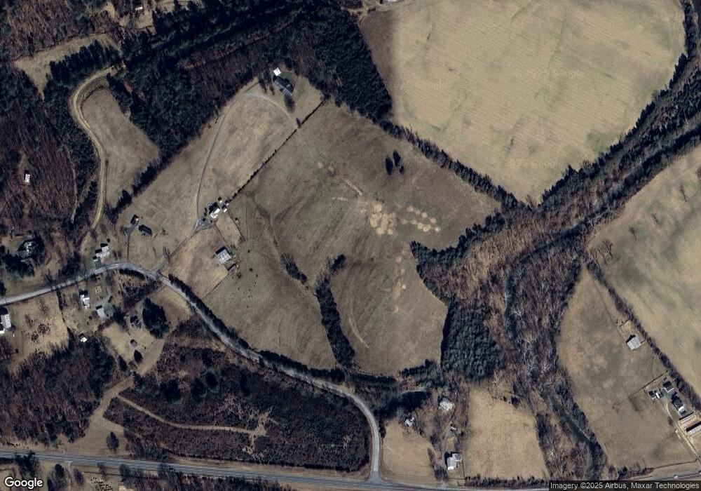 136 Glover Cir, Staunton, VA 24401 - photo 1