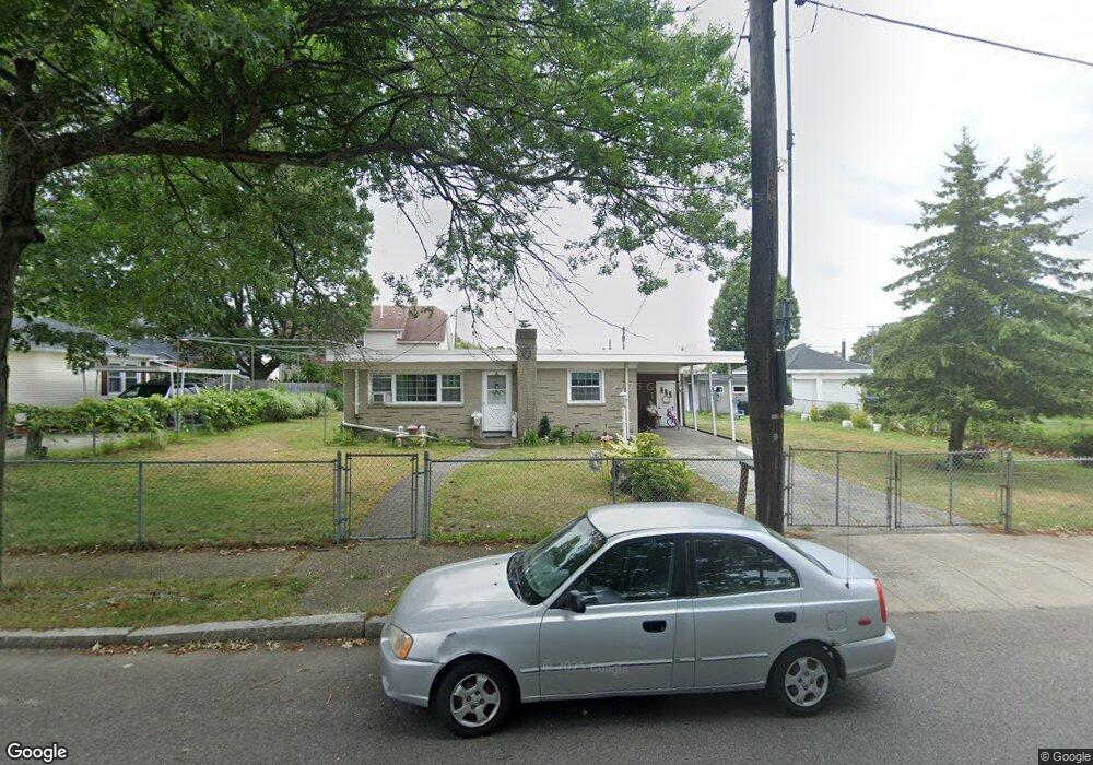 15 Riverview Ave, Pawtucket, RI 02860 - photo 1