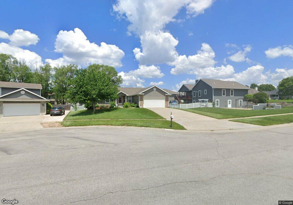 3604 SW Palmer Ct, Topeka, KS 66610 - photo 1
