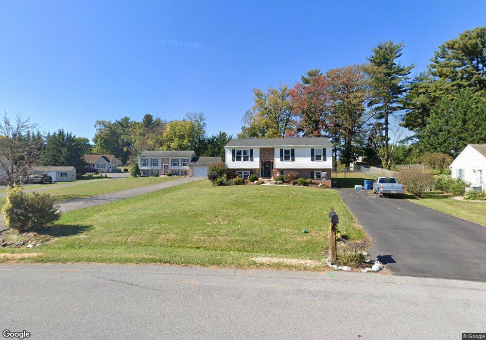 16911 Hampshire Dr, Williamsport, MD 21795 - photo 1