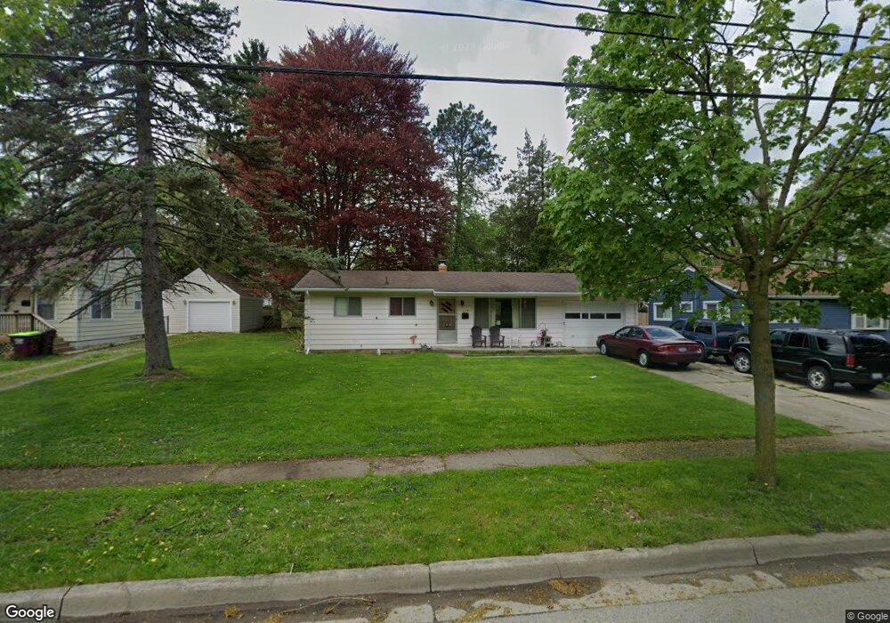 439 N Mckenzie St, Adrian, MI 49221 - photo 1