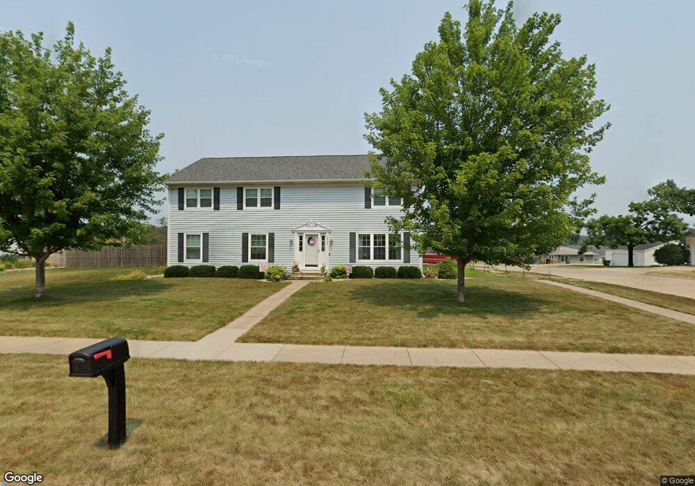 3600 Sue Ln NW, Cedar Rapids, IA 52405 - photo 1