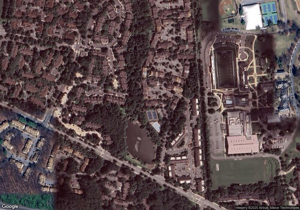 10712 Brewer House Rd, Rockville, MD 20852 - photo 1