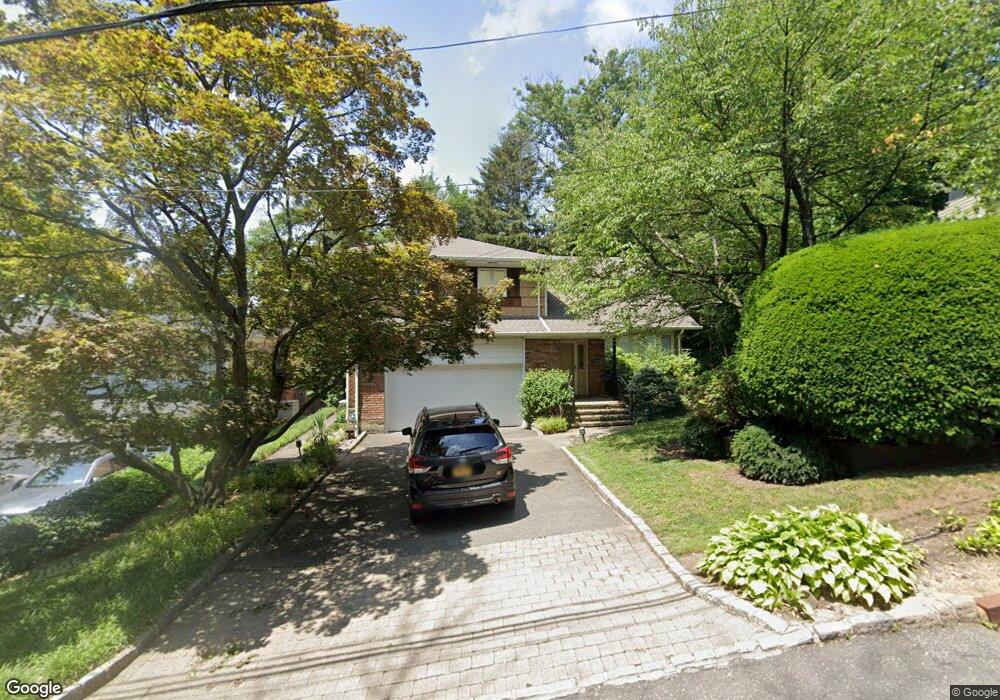 108 Luquer Rd, Port Washington, NY 11050 - photo 1