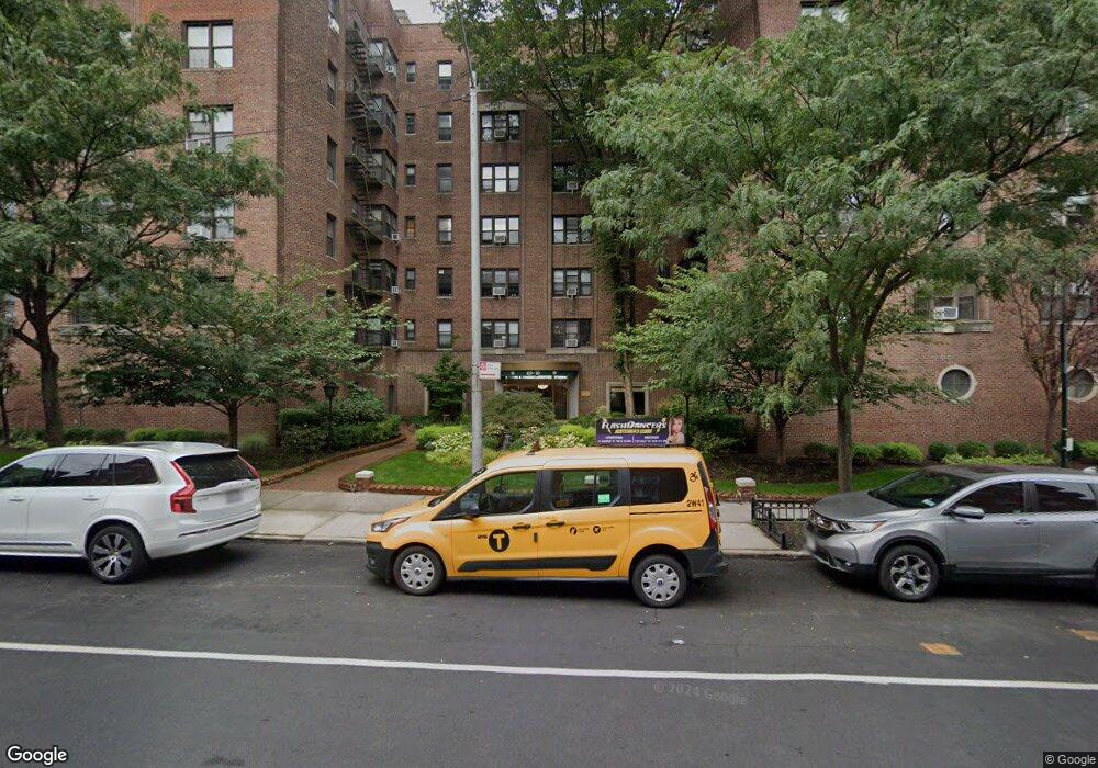 69-10 Yellowstone Blvd unit 209, Forest Hills, NY 11375 - photo 1