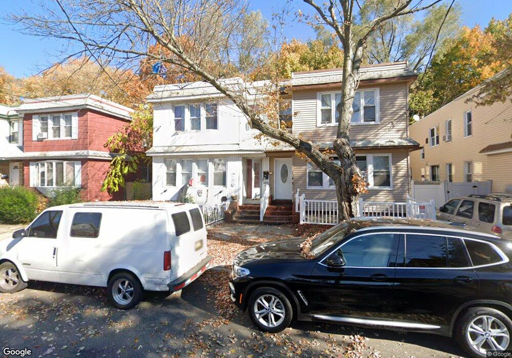 13409 Hawtree St, Ozone Park, NY 11417 - photo 1