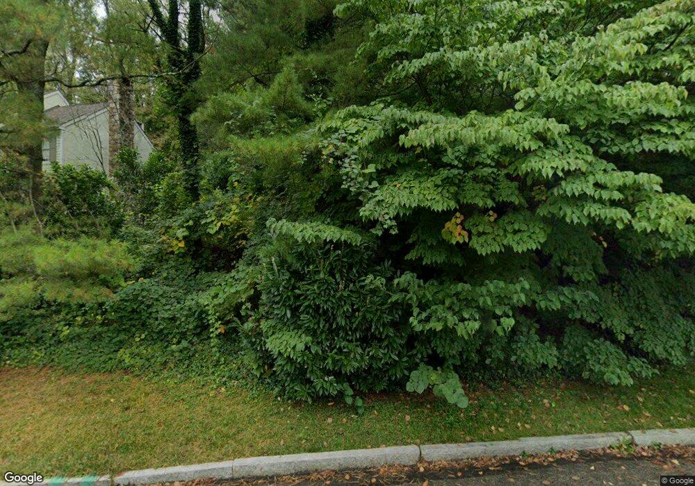 220 Ravenscliff Rd, Wayne, PA 19087 - photo 1