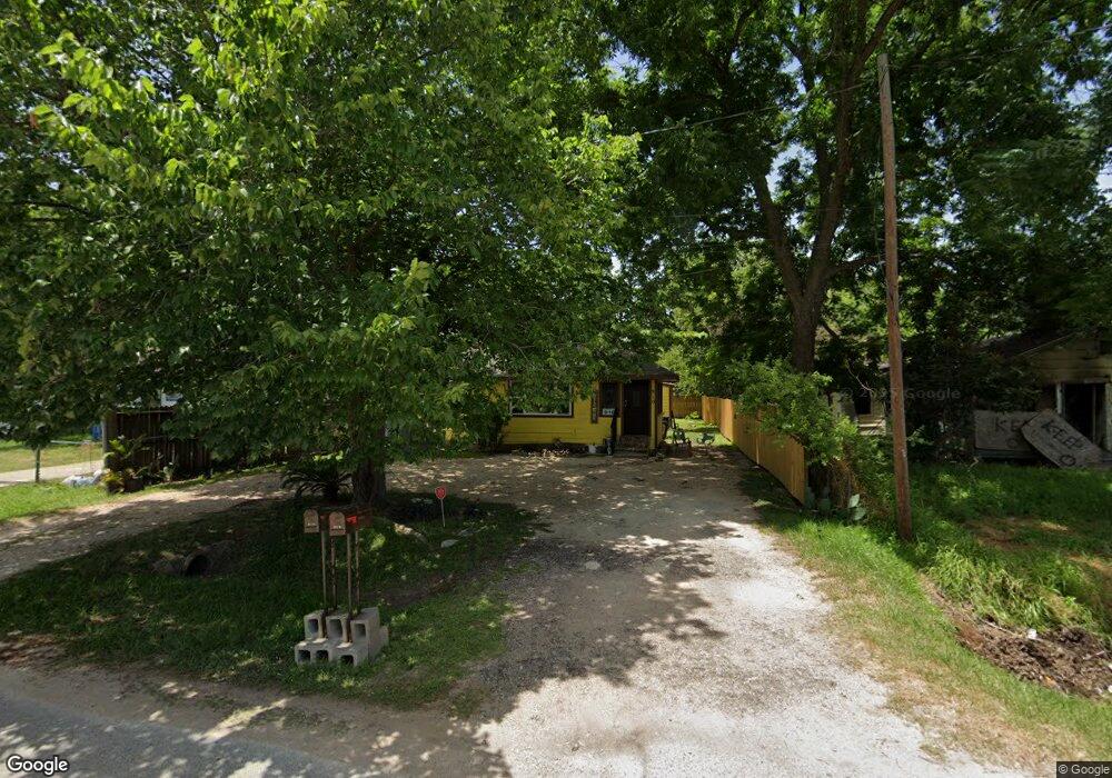 910 Ellington St, Houston, TX 77088 - photo 1