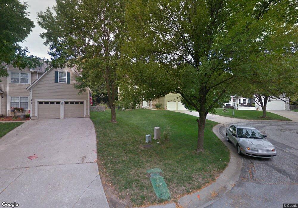 8334 Lakeview Ave, Lenexa, KS 66219 - photo 1