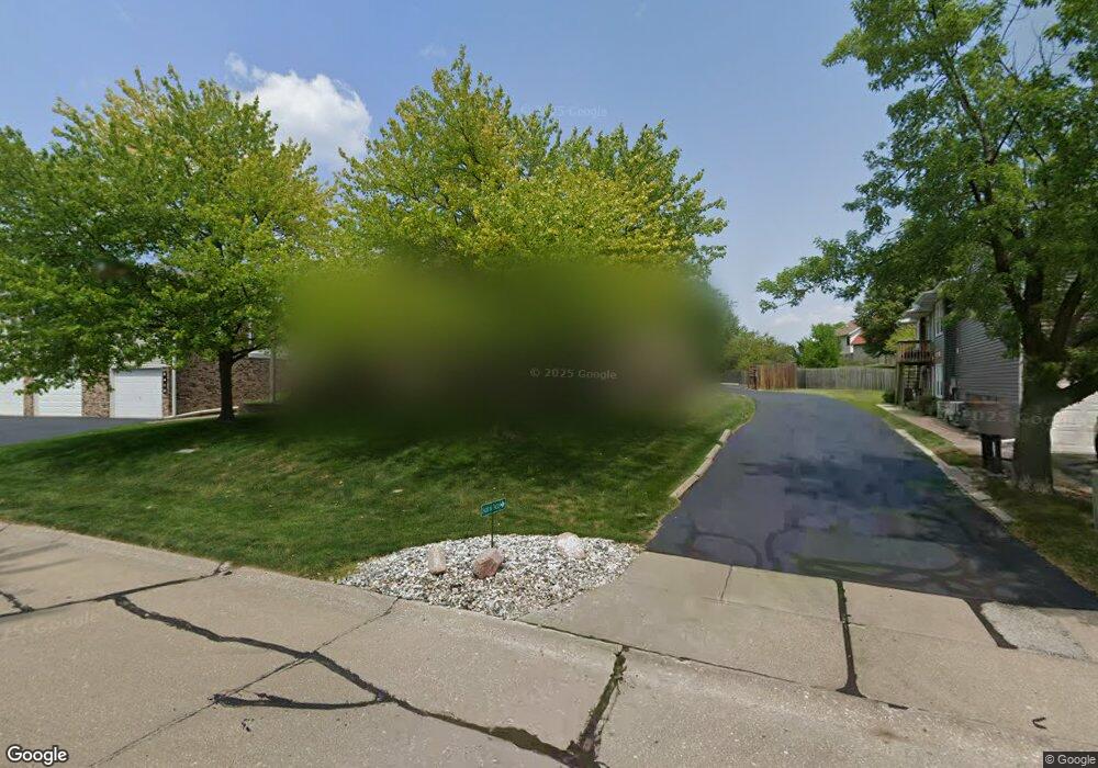 2424 E 51st St unit B, Davenport, IA 52807 - photo 1