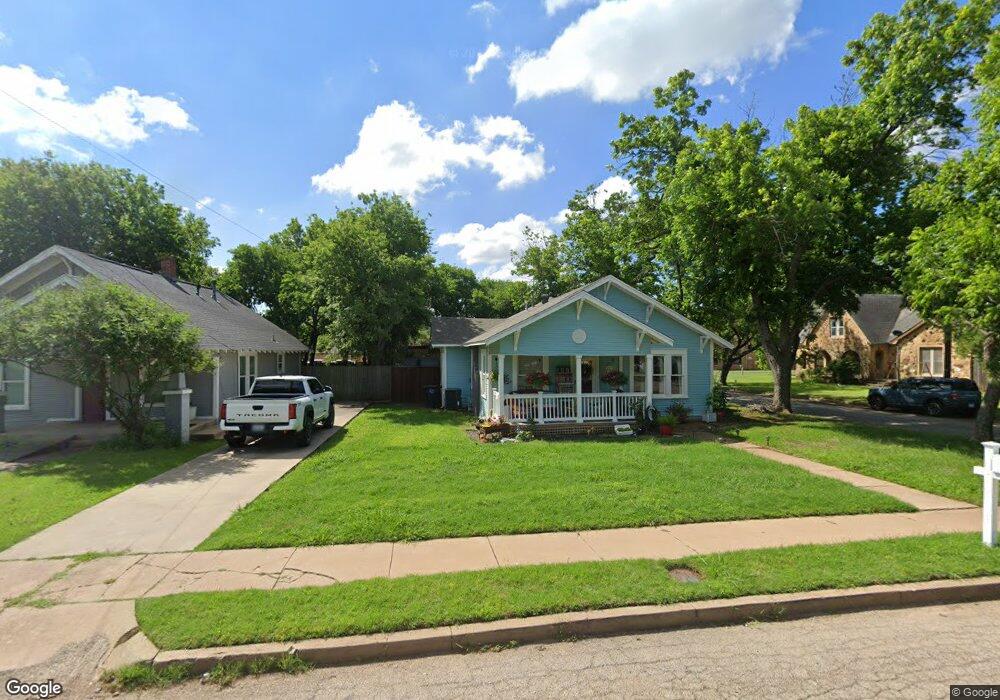 911 W Wardville St, Cleburne, TX 76033 - photo 1