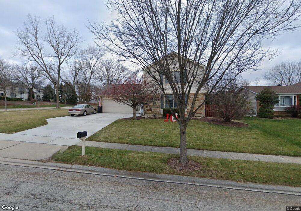 305 Glenwood Ct, Algonquin, IL 60102 - photo 1