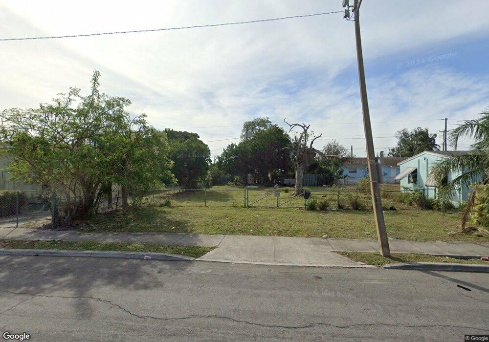 738 44th St, West Palm Beach, FL 33407 - photo 1