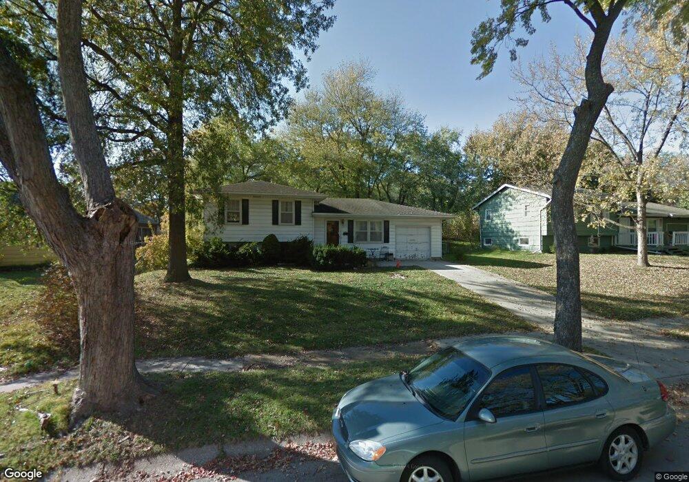 7426 Stearns St, Shawnee, KS 66203 - photo 1