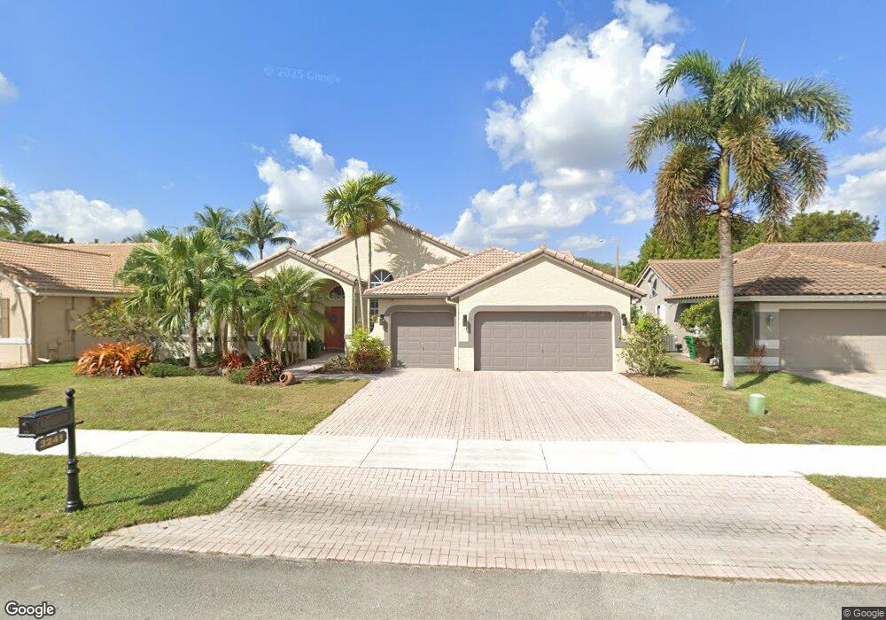 3241 Overlook Rd, Davie, FL 33328 - photo 1