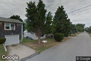 24 Islington Ave, Portsmouth, RI 02871