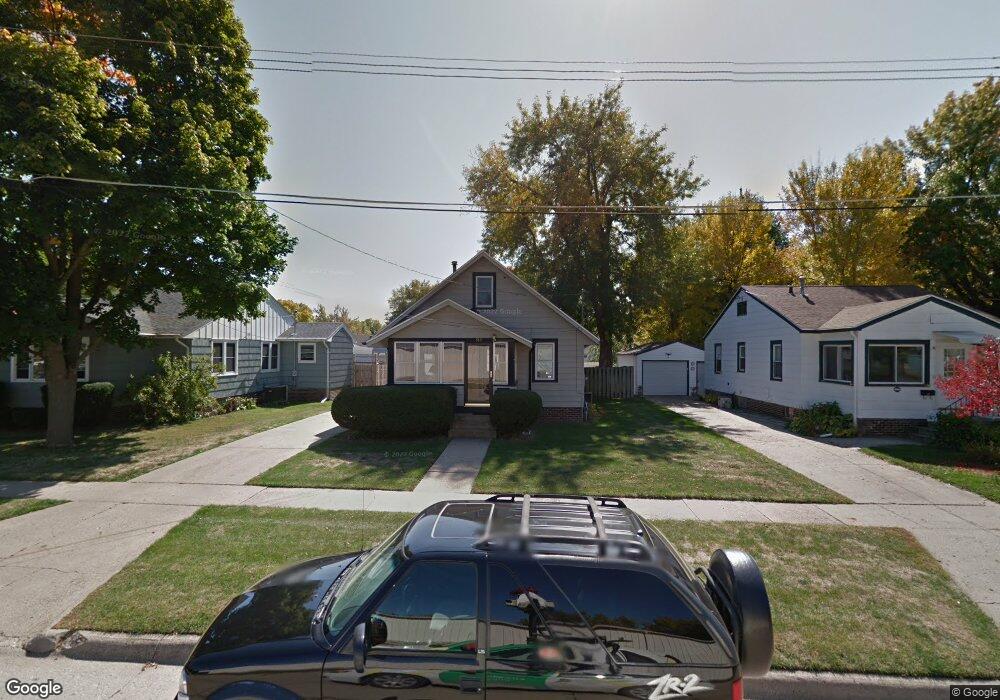 515 N 9th Ave E, Newton, IA 50208 - photo 1