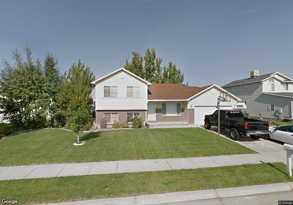 5255 Vista Dr, Roy, UT 84067 - photo 1