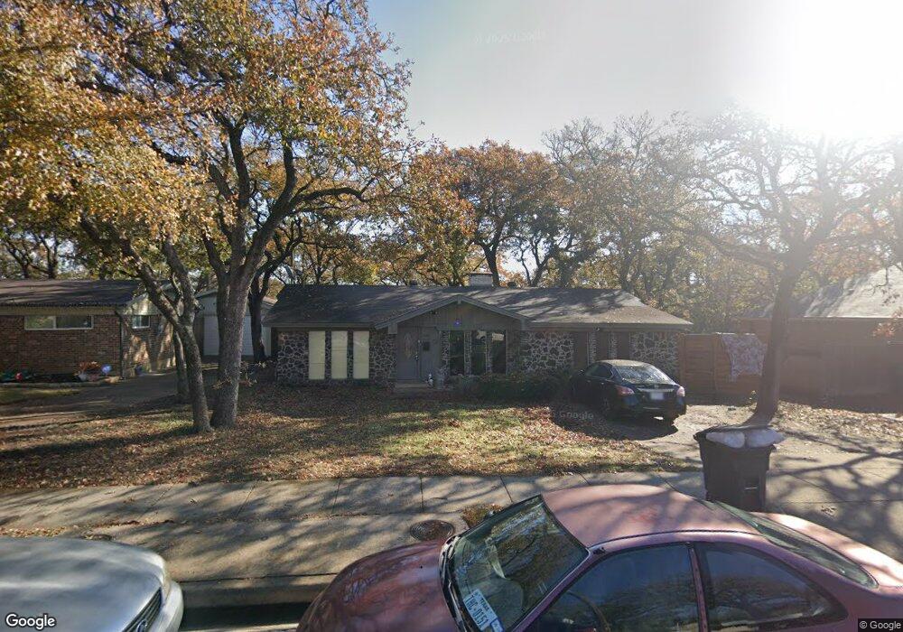 952 Jerry Ln, Bedford, TX 76022 - photo 1