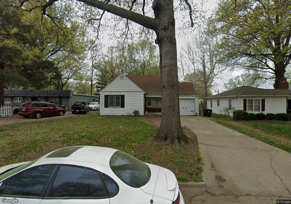 1229 SW Frazier Ave, Topeka, KS 66604 - photo 1