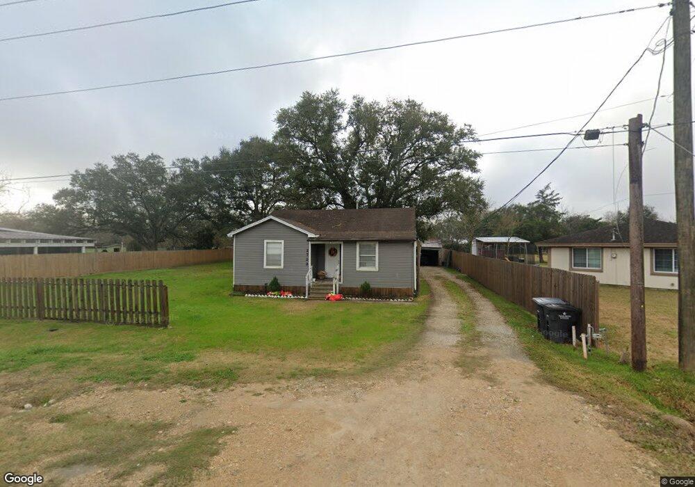 2723 W Dumble St, Alvin, TX 77511 - photo 1