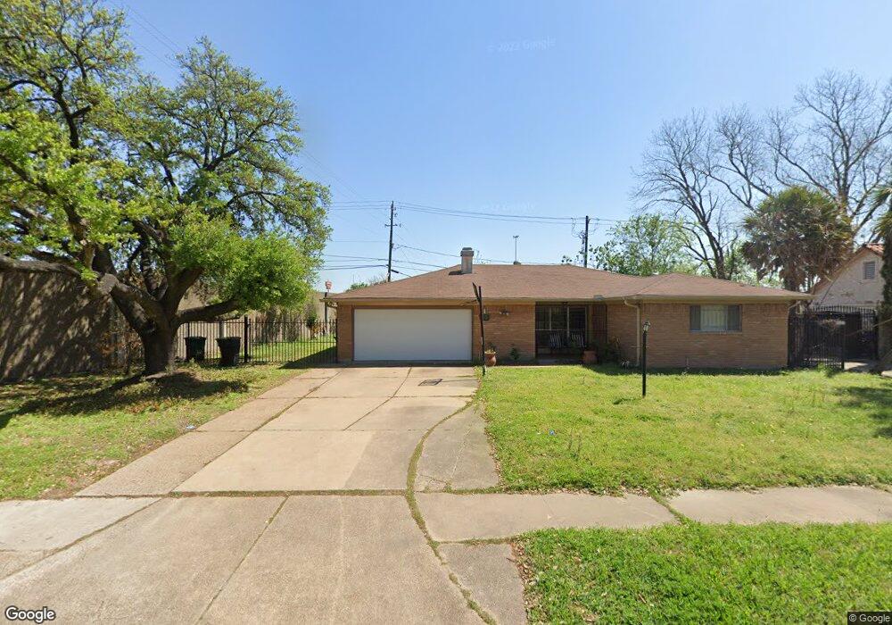 9334 Sunnywood Dr, Houston, TX 77088 - photo 1