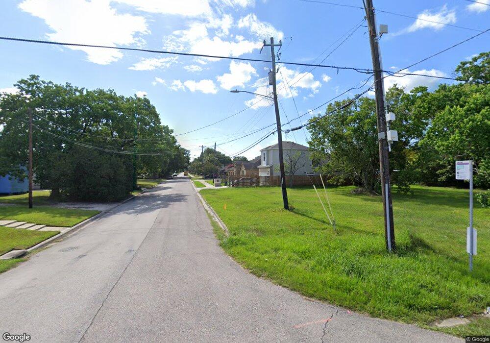 8107 Calhoun Rd unit B, Houston, TX 77033 - photo 1