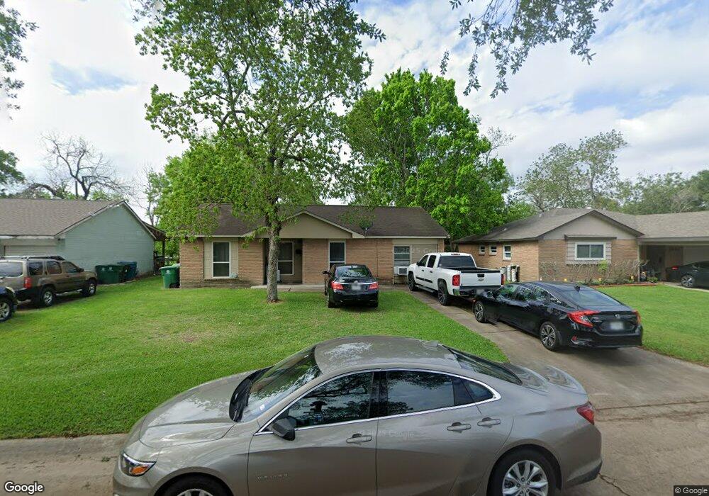 5737 Arthington St, Houston, TX 77053 - photo 1