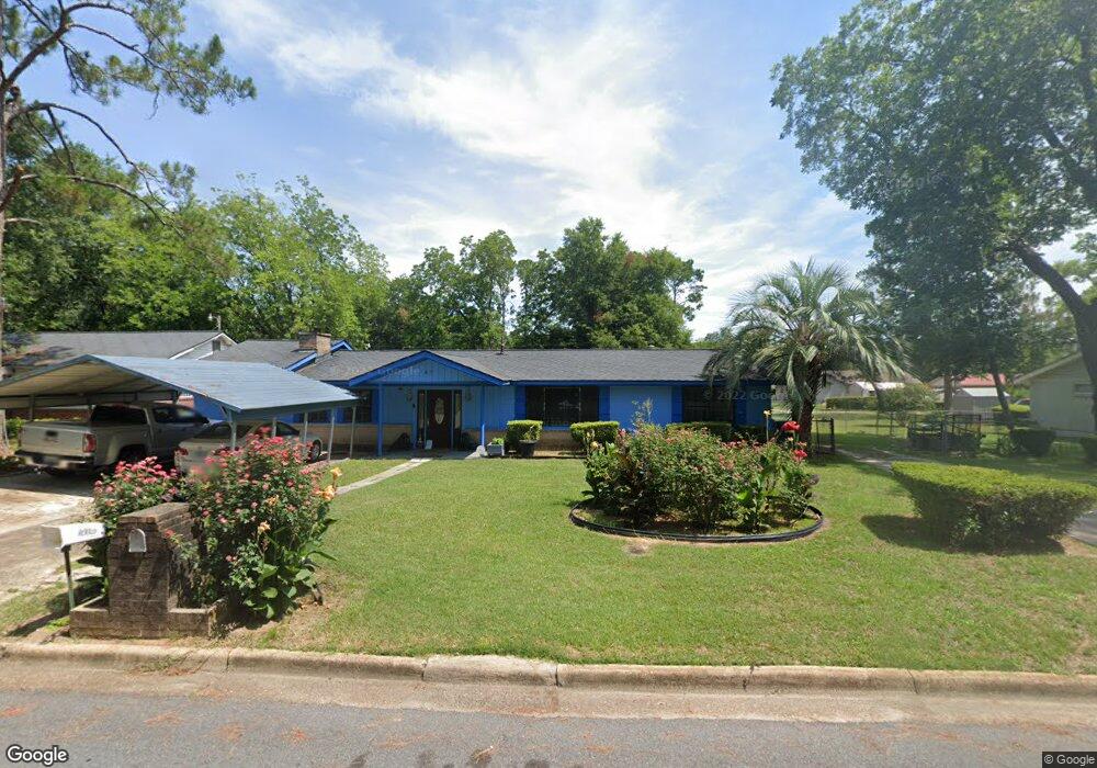 1605 W Waddell Ave, Albany, GA 31707 - photo 1