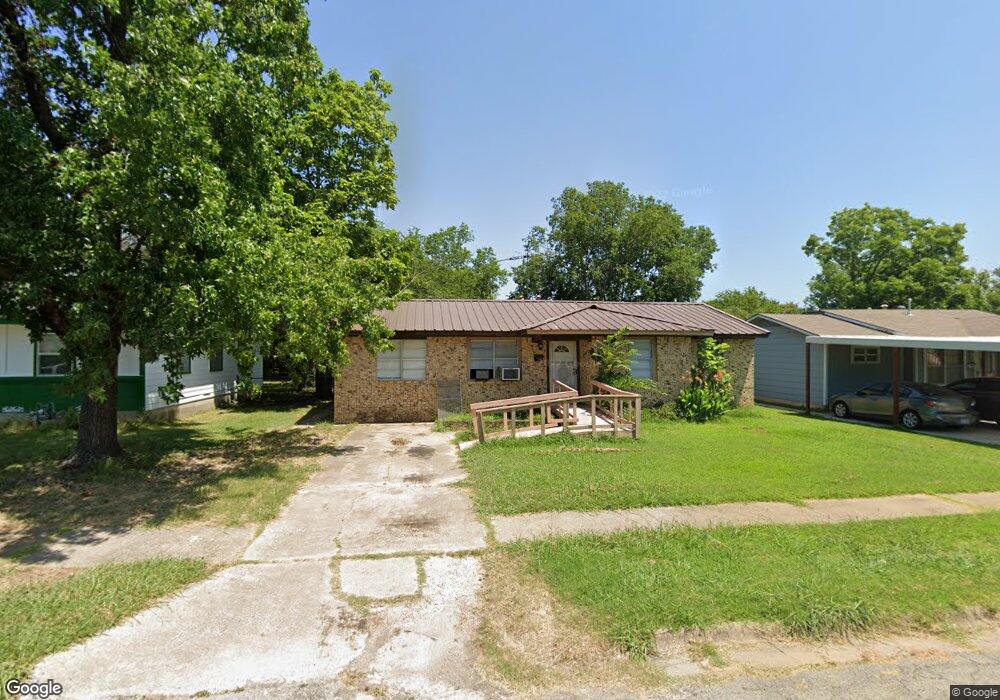 107 Leslie St, Bonham, TX 75418 - photo 1