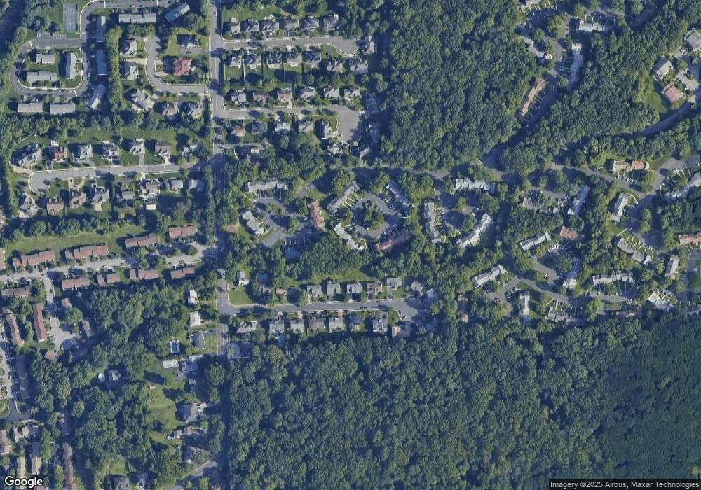 605 Timber Oaks Rd unit 5, Edison, NJ 08820 - photo 1