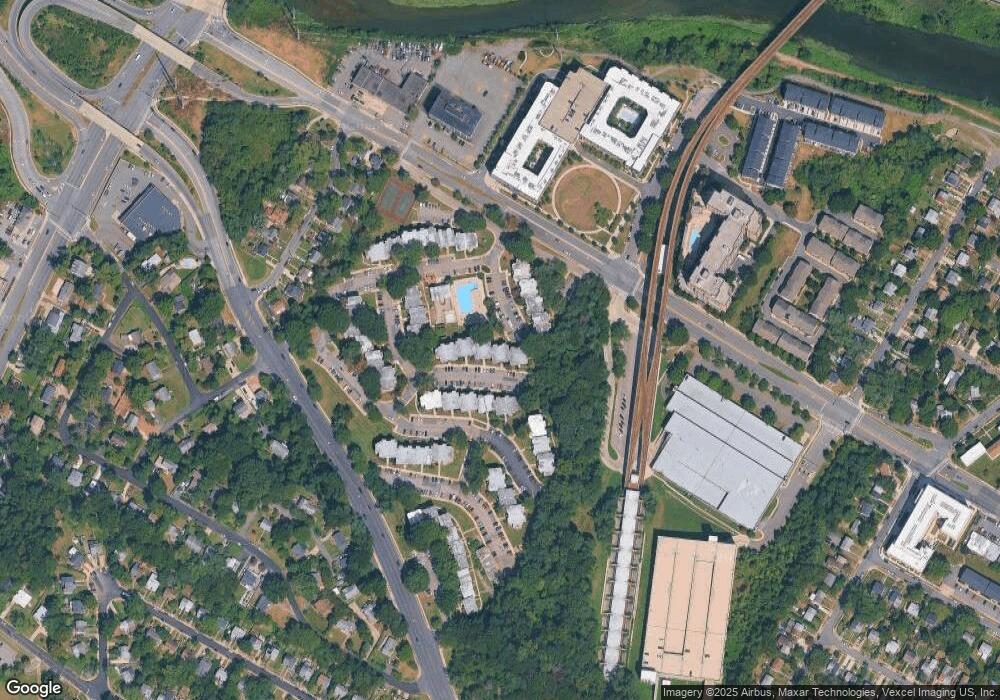 5713 Indian Ct, Alexandria, VA 22303 - photo 1