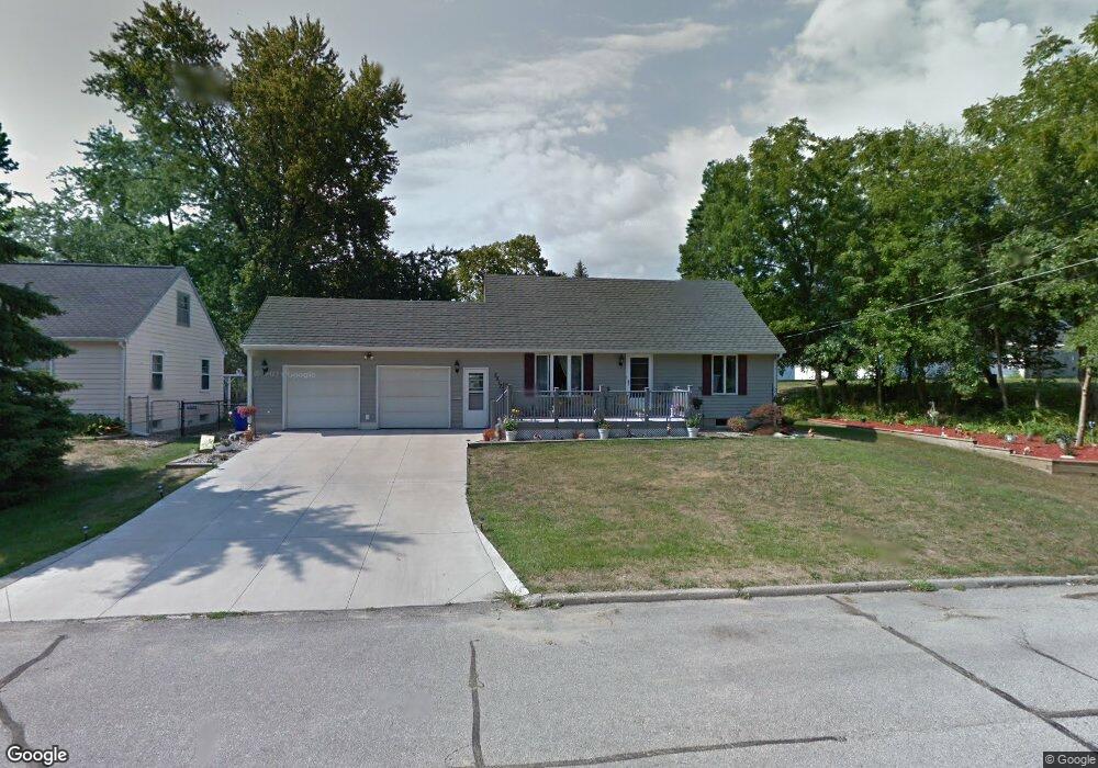 2817 13th Ave SE, Cedar Rapids, IA 52403 - photo 1