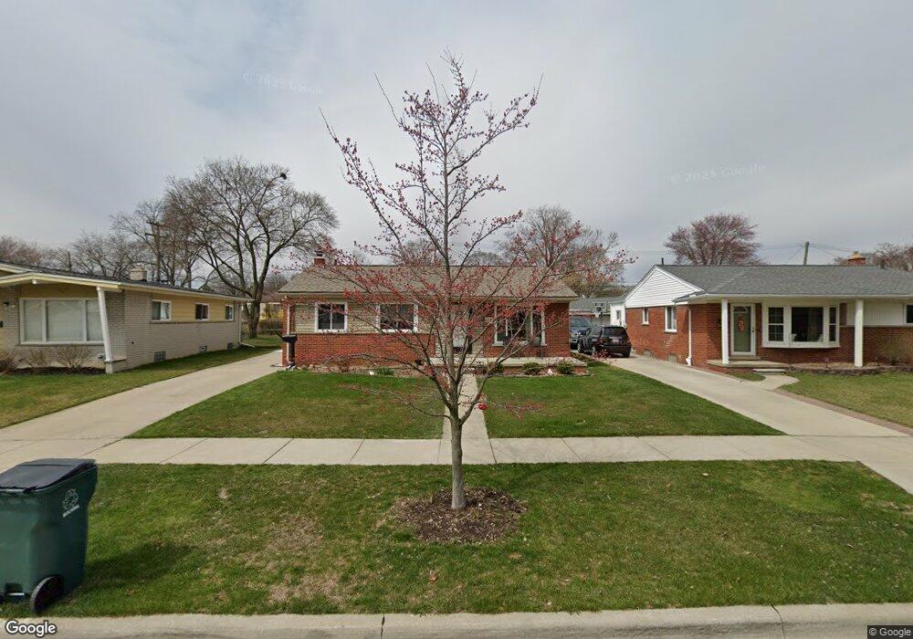 1221 N Selfridge Blvd, Clawson, MI 48017 - photo 1
