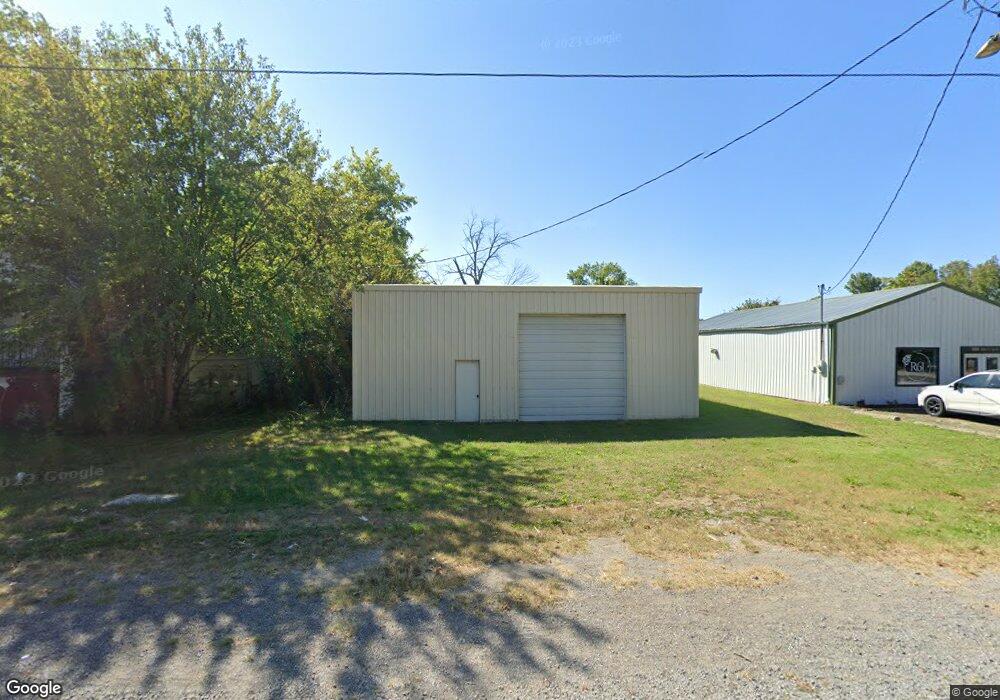 907 N Main St, Harrisburg, IL 62946 - photo 1