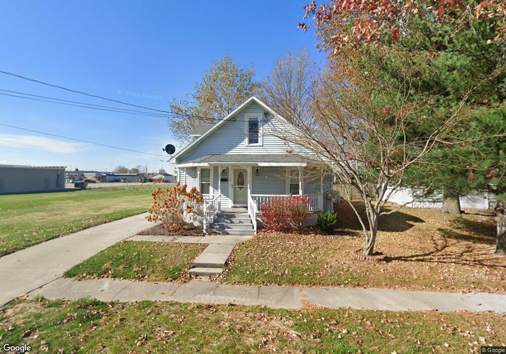 109 S Oak St, Effingham, IL 62401 - photo 1