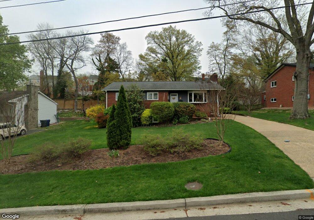 5903 Dewey Dr, Alexandria, VA 22310 - photo 1