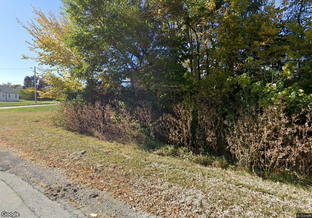 621 Union Dr, Newton, IA 50208 - photo 1