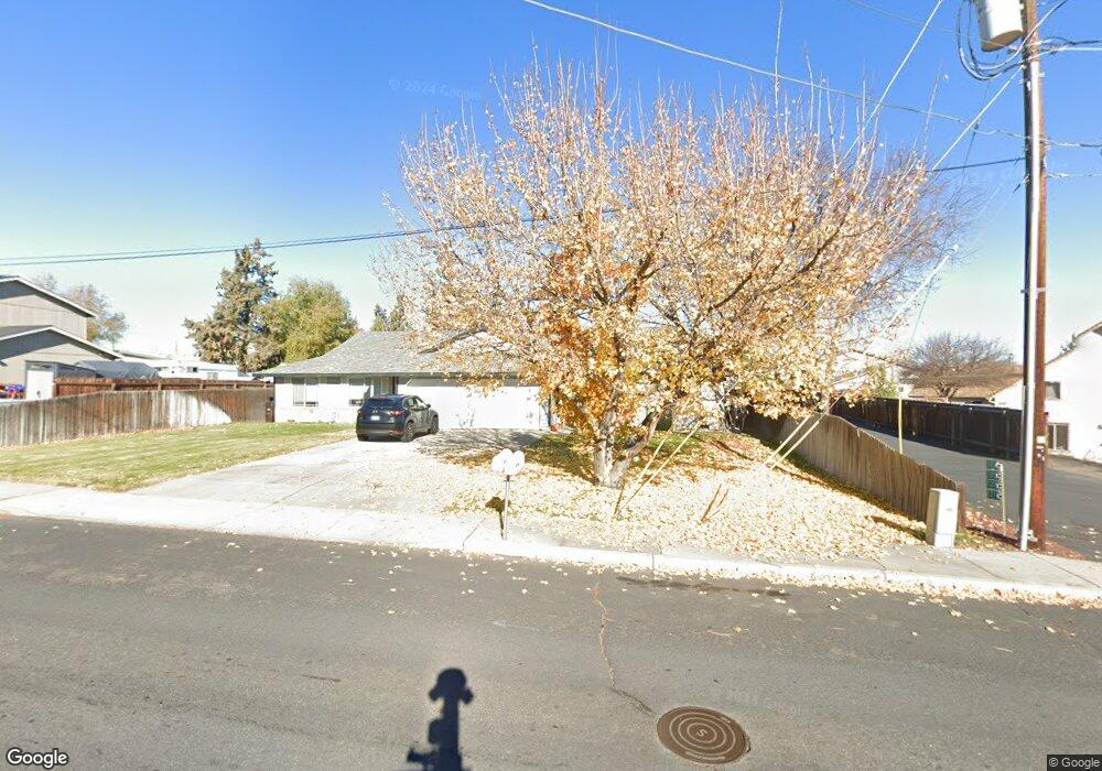 2207 SW Quartz Ave, Redmond, OR 97756 - photo 1