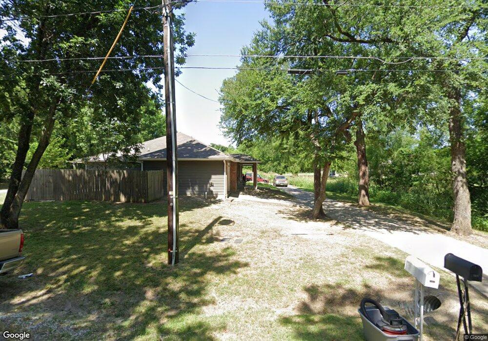 1615 Oriental St, Bonham, TX 75418 - photo 1