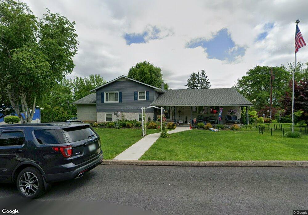 423 Thomas St, Alburtis, PA 18011 - photo 1