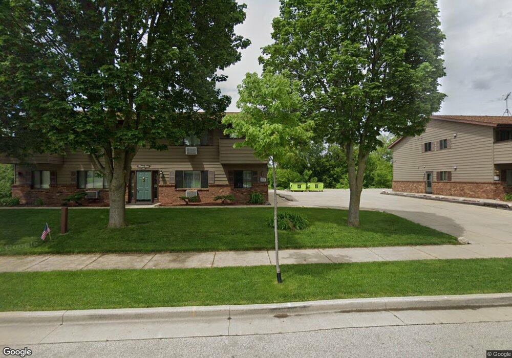 141 S Maple Ave unit 141 S Maple Lower, Slinger, WI 53086 - photo 1