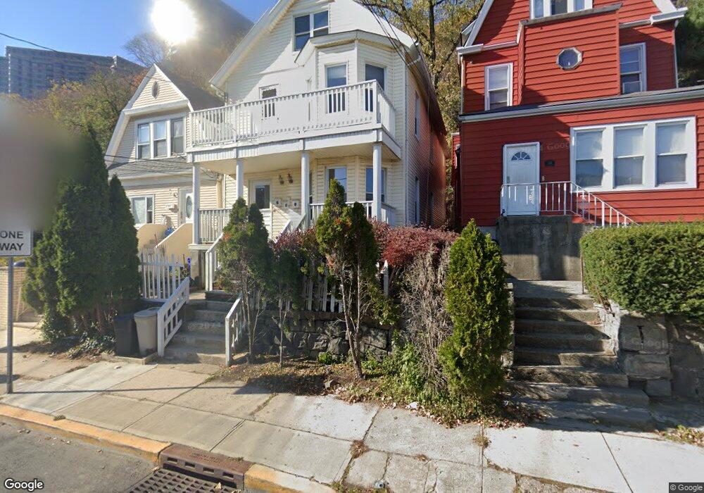 416 Undercliff Ave, Edgewater, NJ 07020 - photo 1