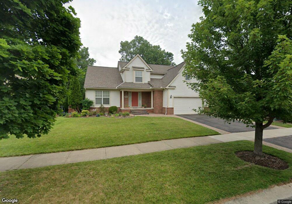 4961 Lake Crest Dr, West Bloomfield, MI 48323 - photo 1