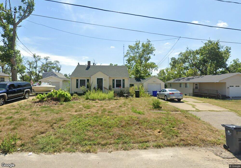 937 22nd Ave SW, Cedar Rapids, IA 52404 - photo 1