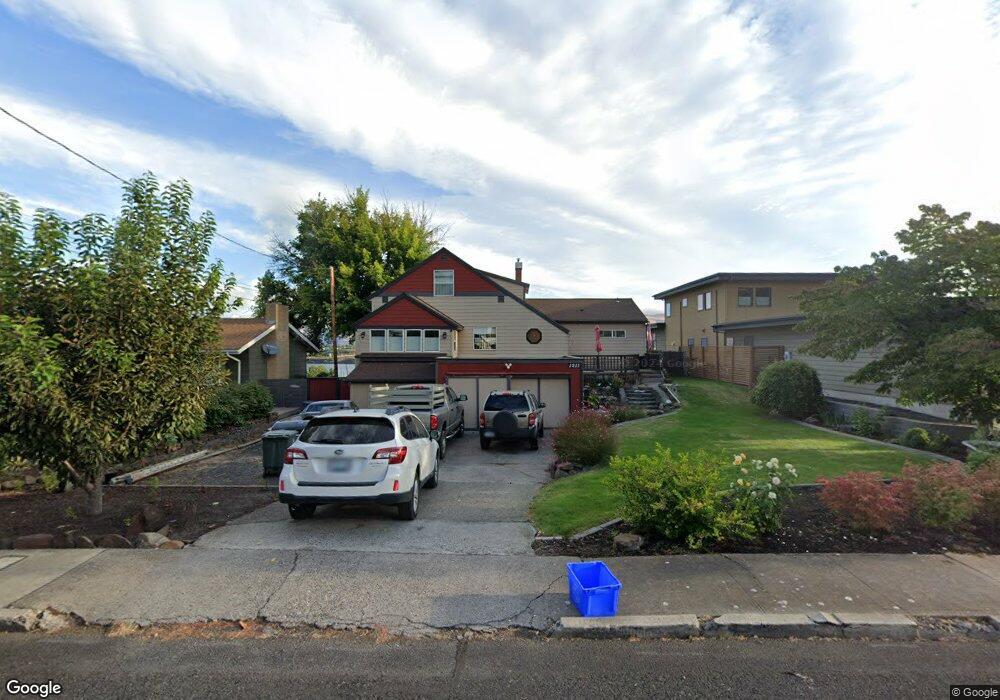 1211 E 8th St, the Dalles, OR 97058 - photo 1