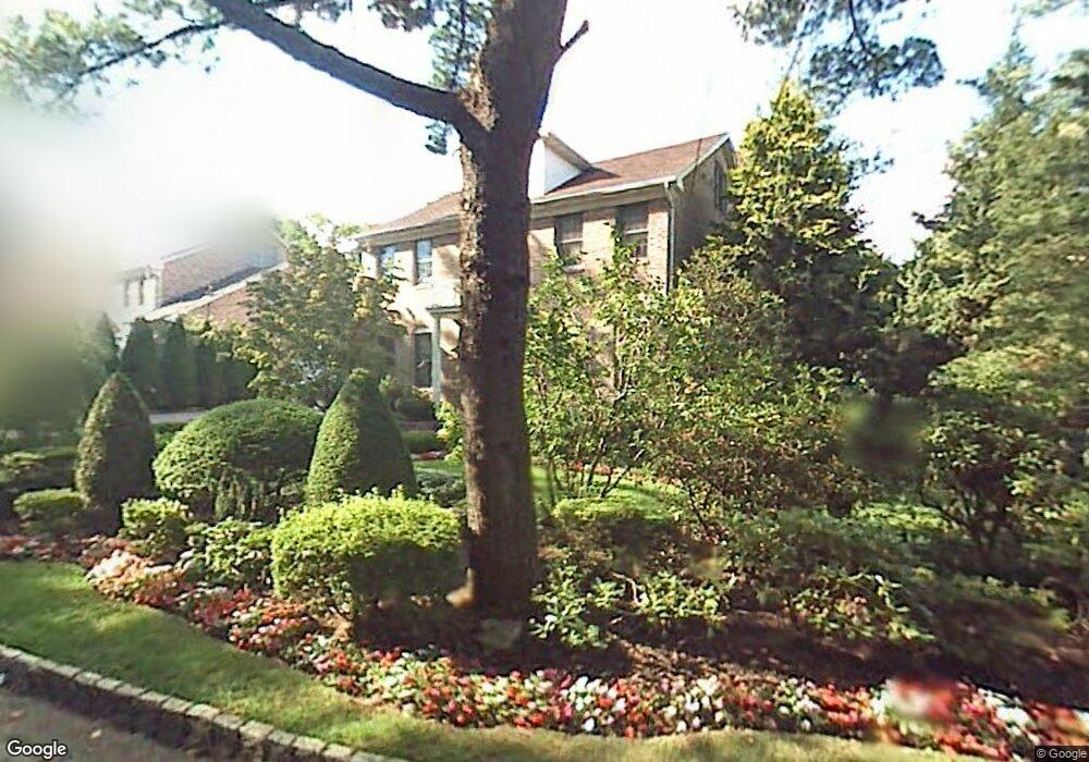 71 E Loop Rd, Staten Island, NY 10304 - photo 1