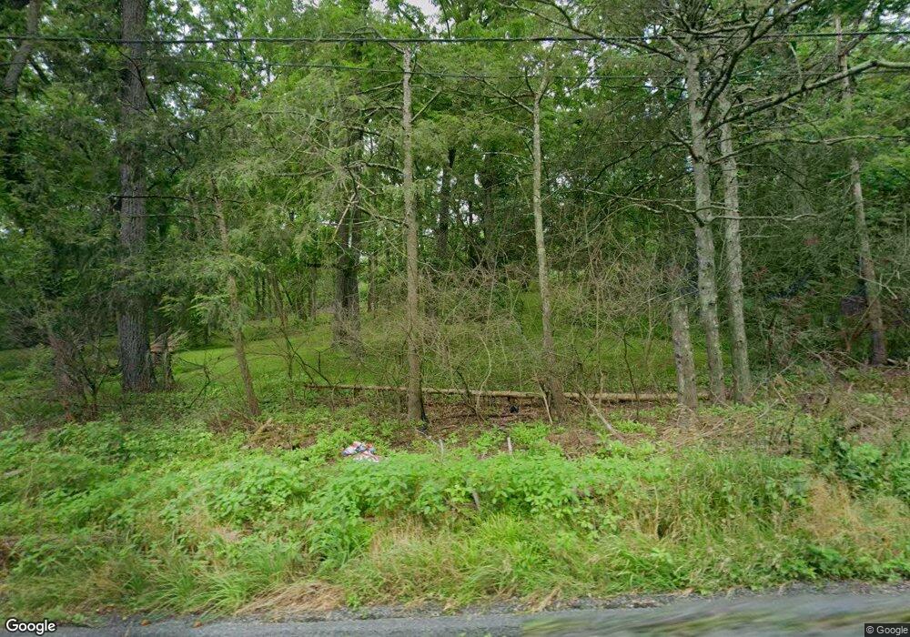 401 Monocacy Dr, Bath, PA 18014 - photo 1