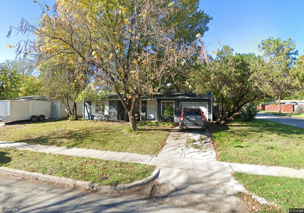 1102 Highland Dr, Grand Prairie, TX 75051 - photo 1